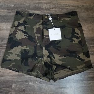 Meshki high waisted camo shorts